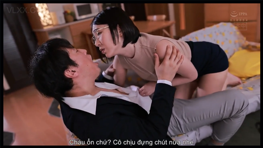 Mẹ kế bạn bạn gái còn quá cuồng nhiệt trong cuộc yêu vietsub